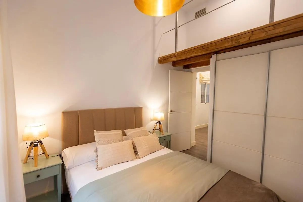 Live The City Center Seville Apartment