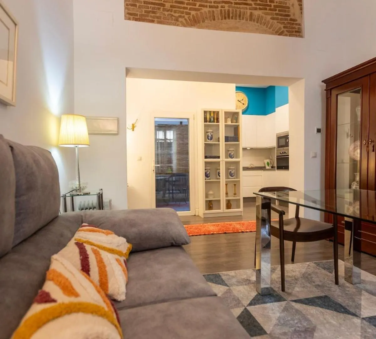 Live The City Center Seville Apartment