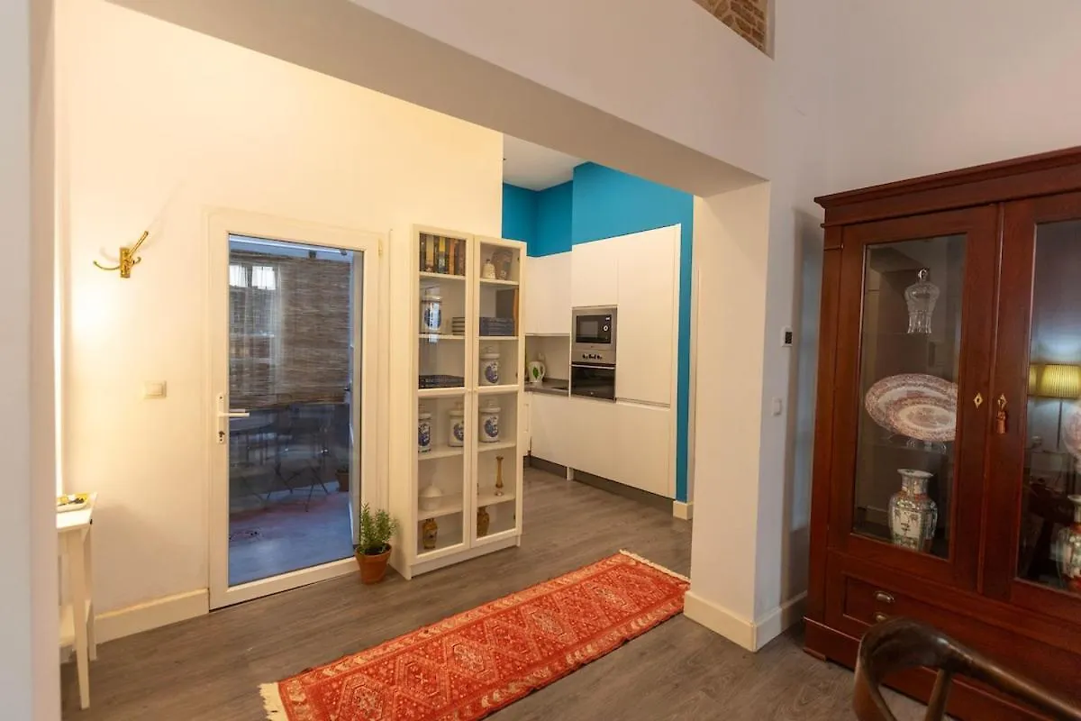 Live The City Center Sevilla Daire