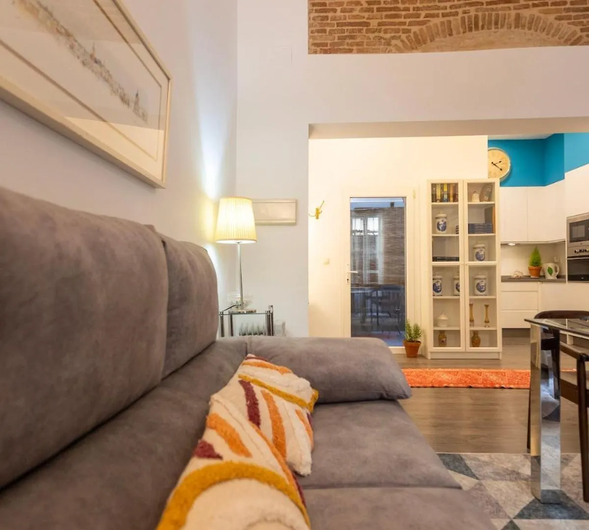 Live The City Center Sevilla